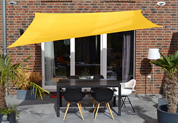 Toldo de sol con correas tensoras tringulo